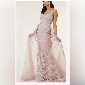 Victioria’s bridal boutique Size 14/16 cold shoulder dress